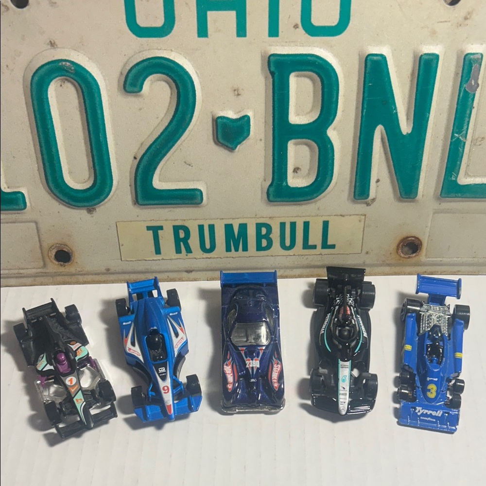 Hotwheels Racing Toy Cars Set - Blue and Black loose with Case